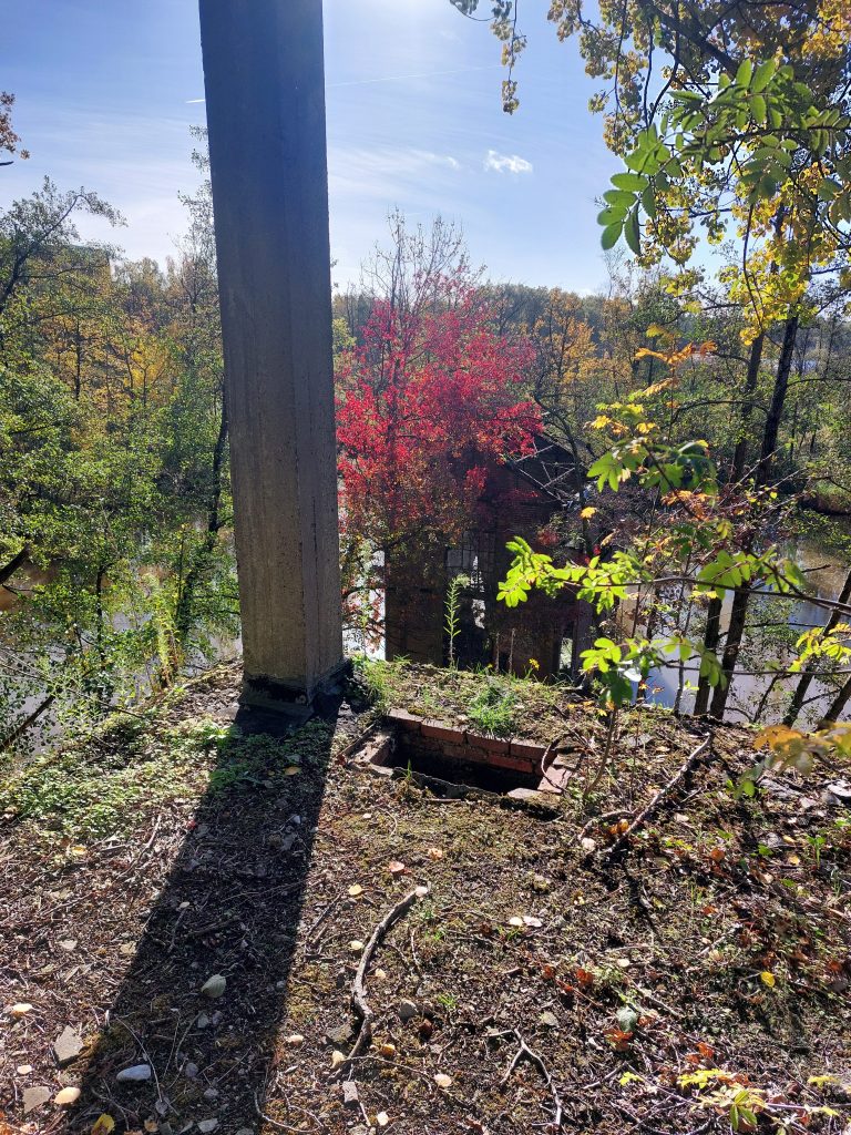 Pump house + Bunker