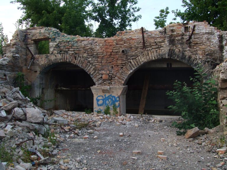 Fac ruins