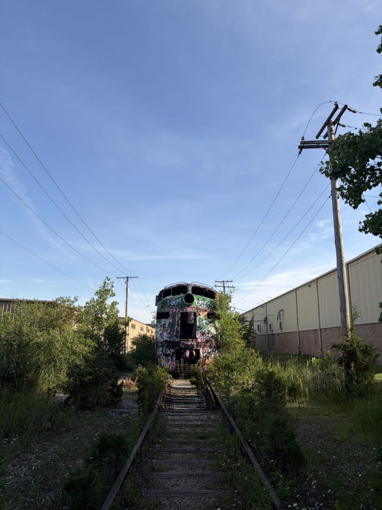 2 floor train